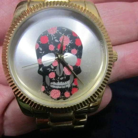 SUGAR SKULL WATCH, NEEDS BATTERY - Picture 1 of 4